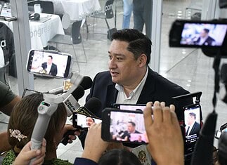 En horas terna para presidir Conision de Derechos Humanos