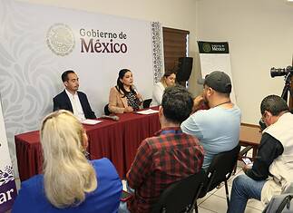 Entrega de tarjetas de las Pensiones para Mujeres Bienestar y Adultos Mayores
