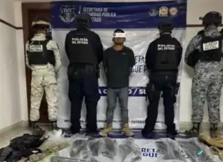Detienen en Ojinaga a sujeto armado con fusil Barrett y arsenal