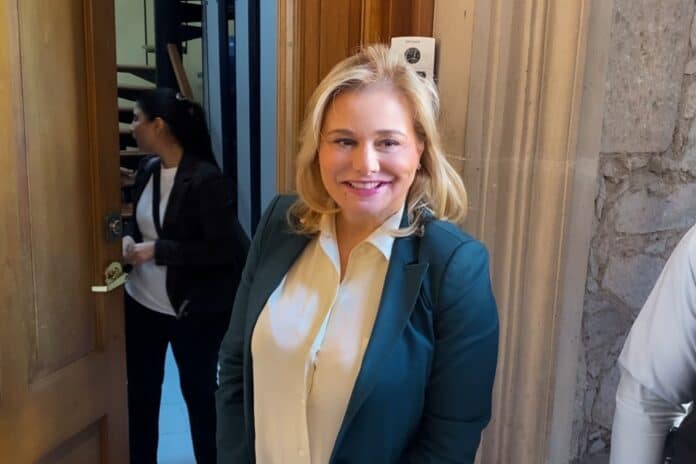 8781991b-0c54-4209-9c16-99e07bb23859