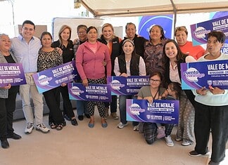 Maru Campos apoya a madres de familia afectadas por lluvias en la capital