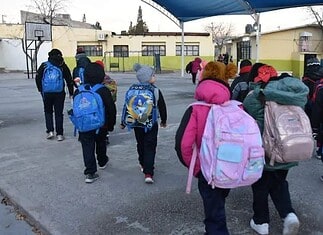 Con bajas temperaturas, más de 661 mil estudiantes retoman clases en Chihuahua