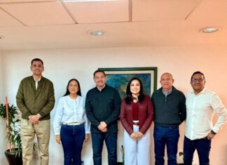 Desayuna Pérez Cuéllar con líderes de Morena previo al Consejo