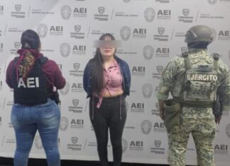 Detienen a mujer con droga en cateo a bar de Cuauhtémoc