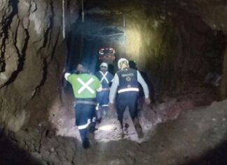 Participan brigadistas de Chihuahua en búsqueda de mineros atrapados