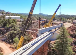 Registra 60 por ciento de avance construcción de puente vehicular en Urique