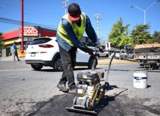 Realizará Municipio bacheo en seis colonias y avenidas principales