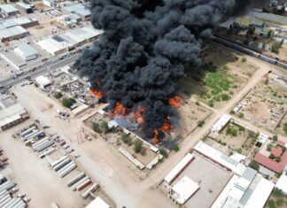 Incendio en recicladora; no hubo lesionados