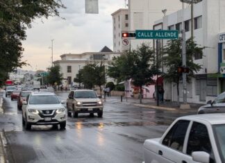 Cae ligera lluvia en primer cuadro de la ciudad