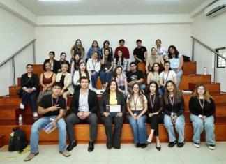 Dialoga diputada Joss Vega con estudiantes universitarios sobre quehacer legislativo