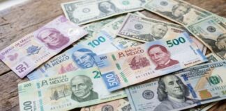 Peso mexicano se fortalece y dólar ronda los 17.20