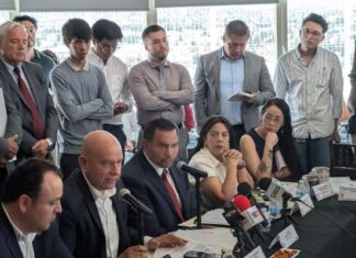 “Están aterrados; quieren sacarnos de la contienda”: Cruz