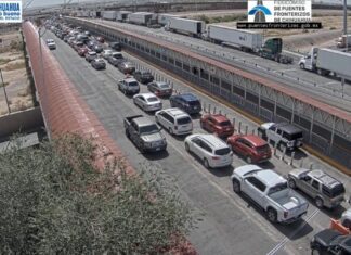 Más de una hora para cruzar a El Paso
