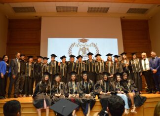Más de 40 estudiantes culminan su preparatoria en el Colegio Preuniversitario de Chihuahua