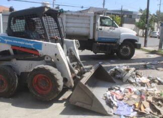 Retiraron 5.8 toneladas de basura de local abandonado en la Zaragoza