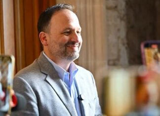 De La Peña se registra como aspirante a la Alcaldía