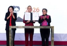 Sheinbaum firma decreto para transparentar contrataciones de Pemex y CFE