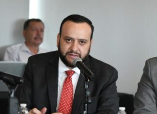 Arturo Medina asume presidencia de la Jucopo; llama a consenso