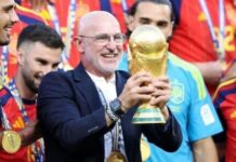 España extiende a Luis de la Fuente hasta 2032