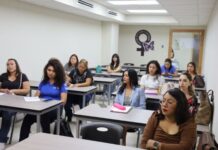 Más de 100 mujeres cursan Derecho a través del INM