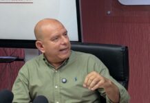 Estrada critica cambio de discurso de Maru Campos tras reuniones en CDMX