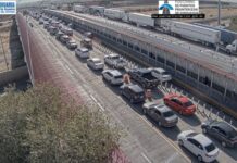 Hay largas filas para cruzar este inicio de semana