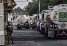 Plantean rastreo satelital de pipas para reforzar combate al huachicol fiscal