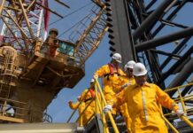 Trabajadores de Pemex alertan por reducciones de hasta 50 mil pesos